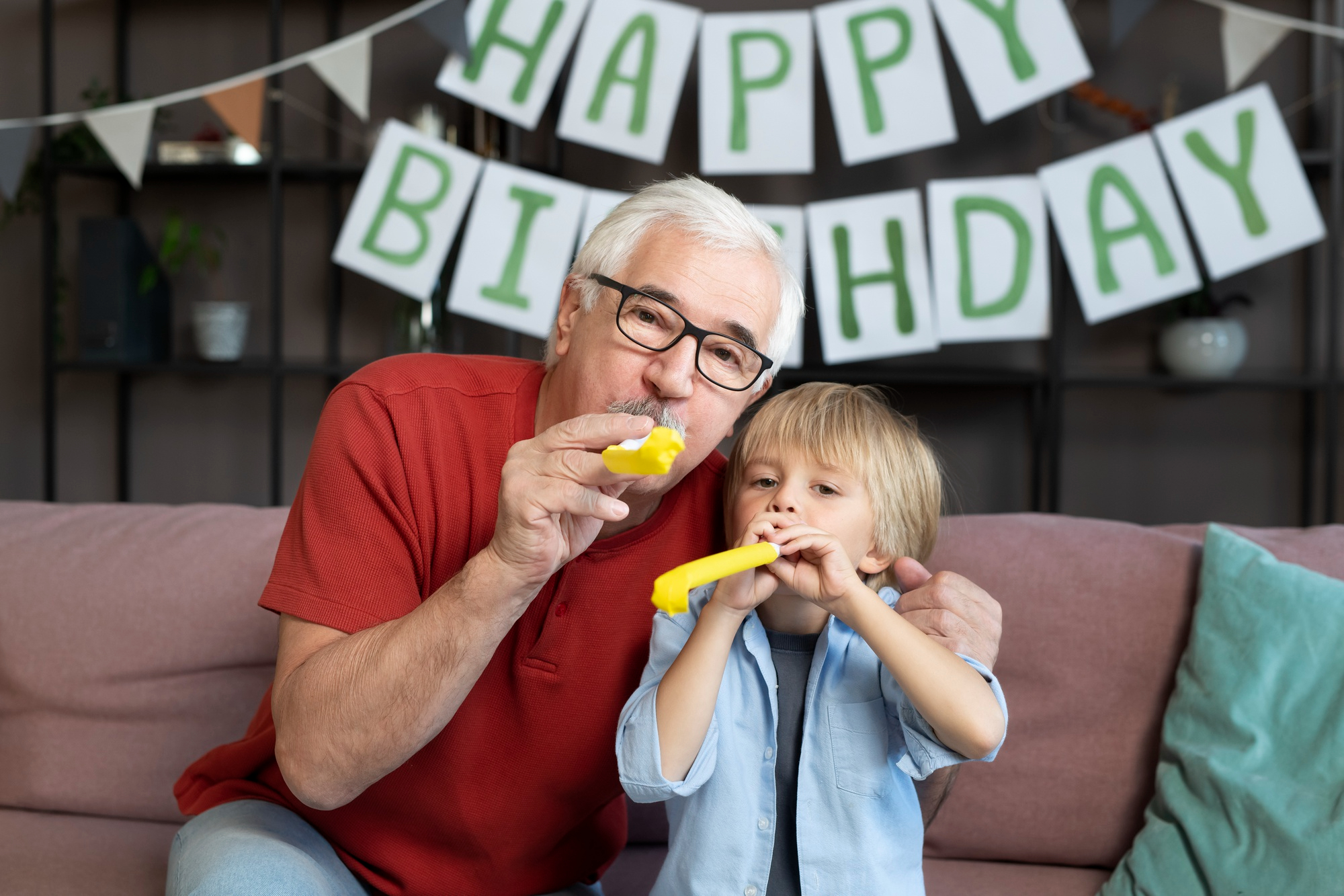 Życzenia urodzinowe dla dziadka – wybierz idealny wierszyk